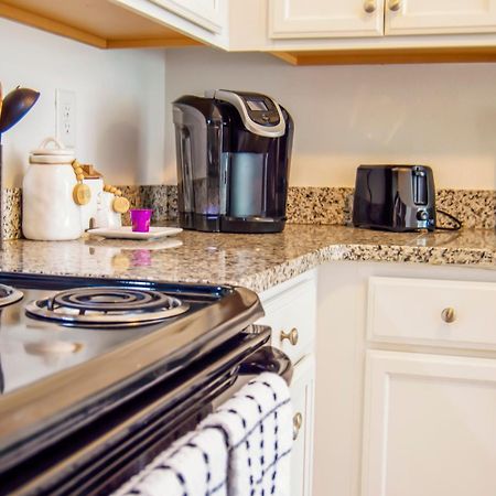 Cozy Condo, Minutes From Broadwy, Sleeps 5 Nashville Eksteriør billede